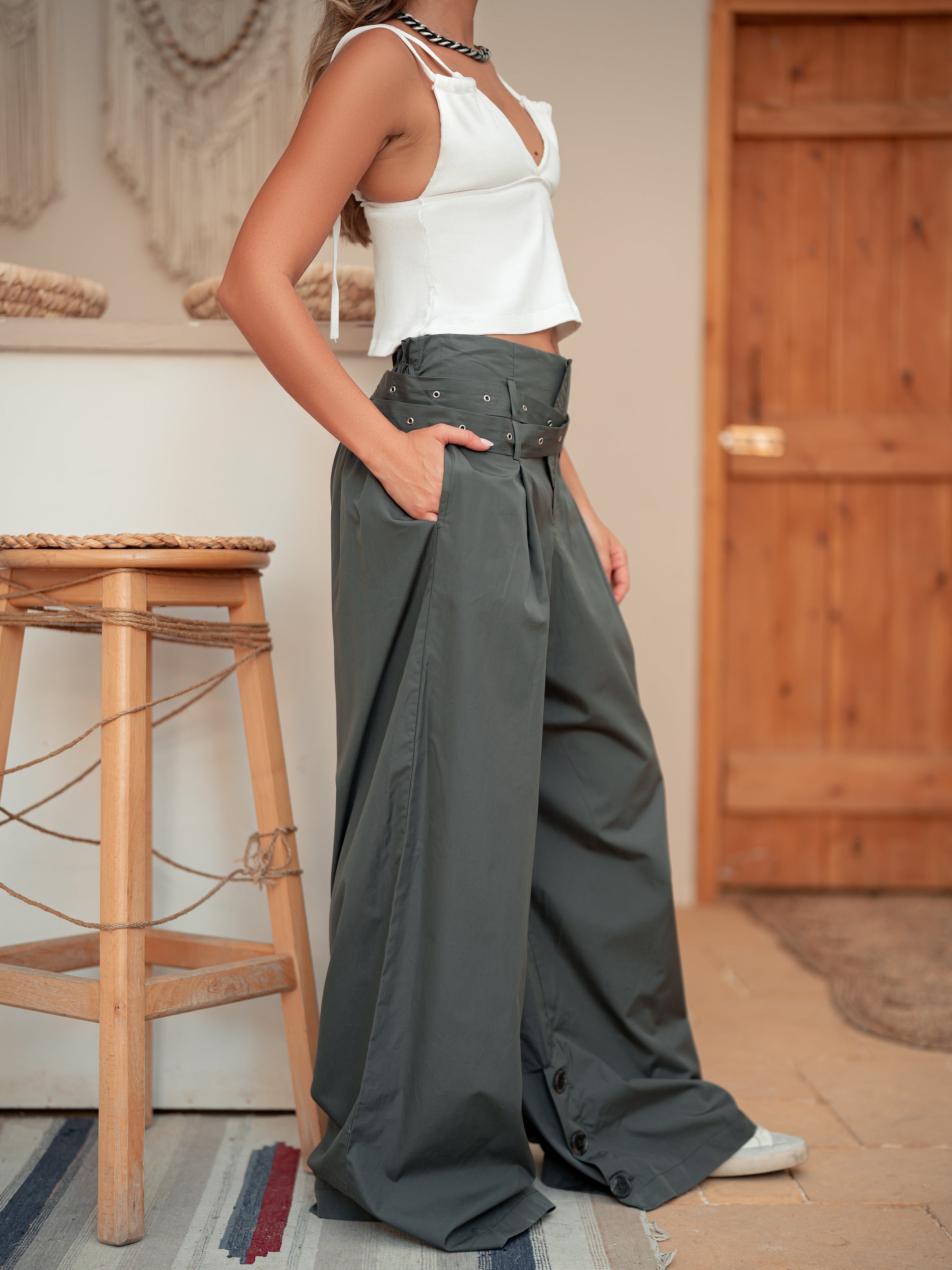 Wide-leg Belt Trousers