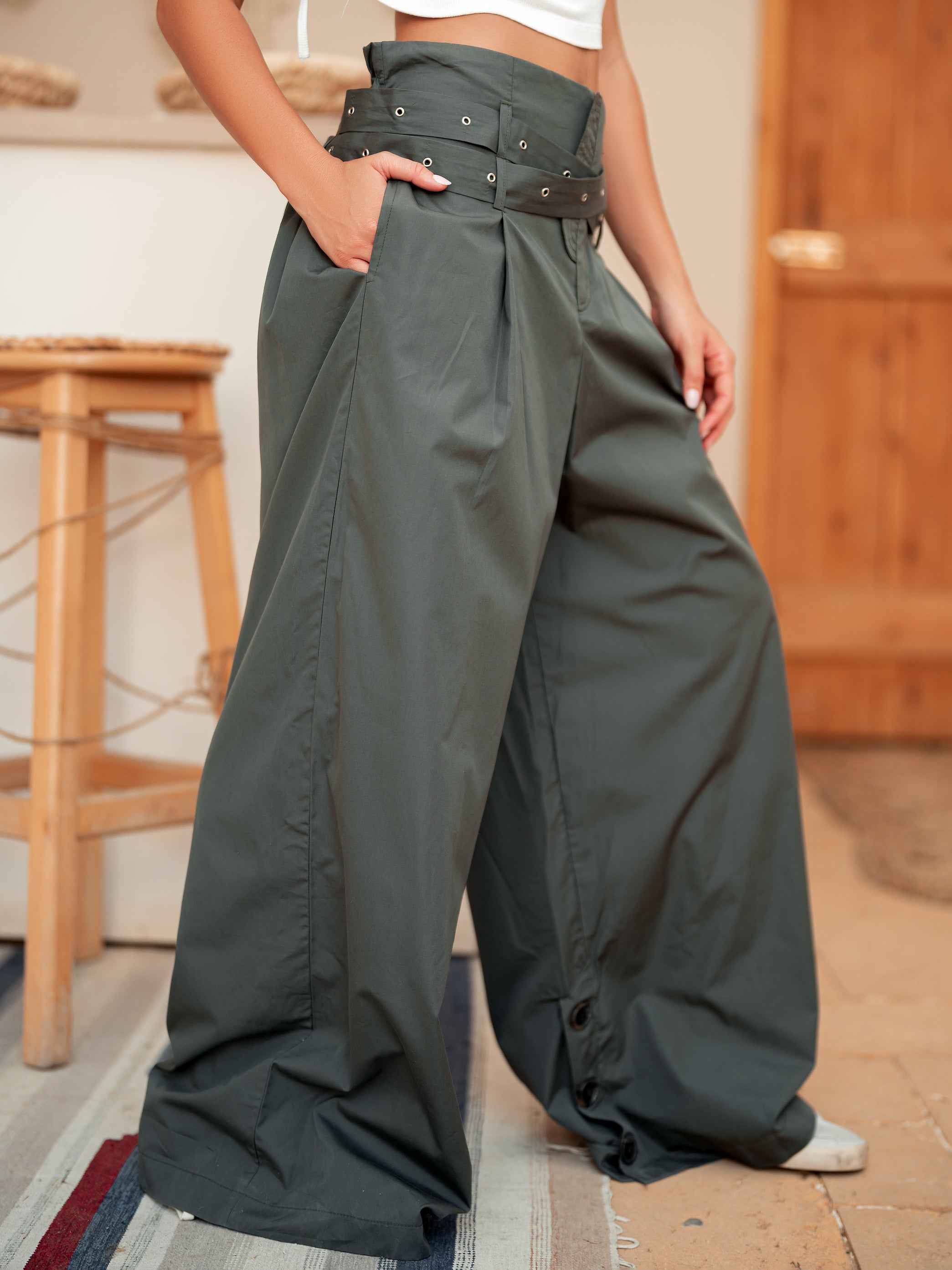 Wide-leg Belt Trousers